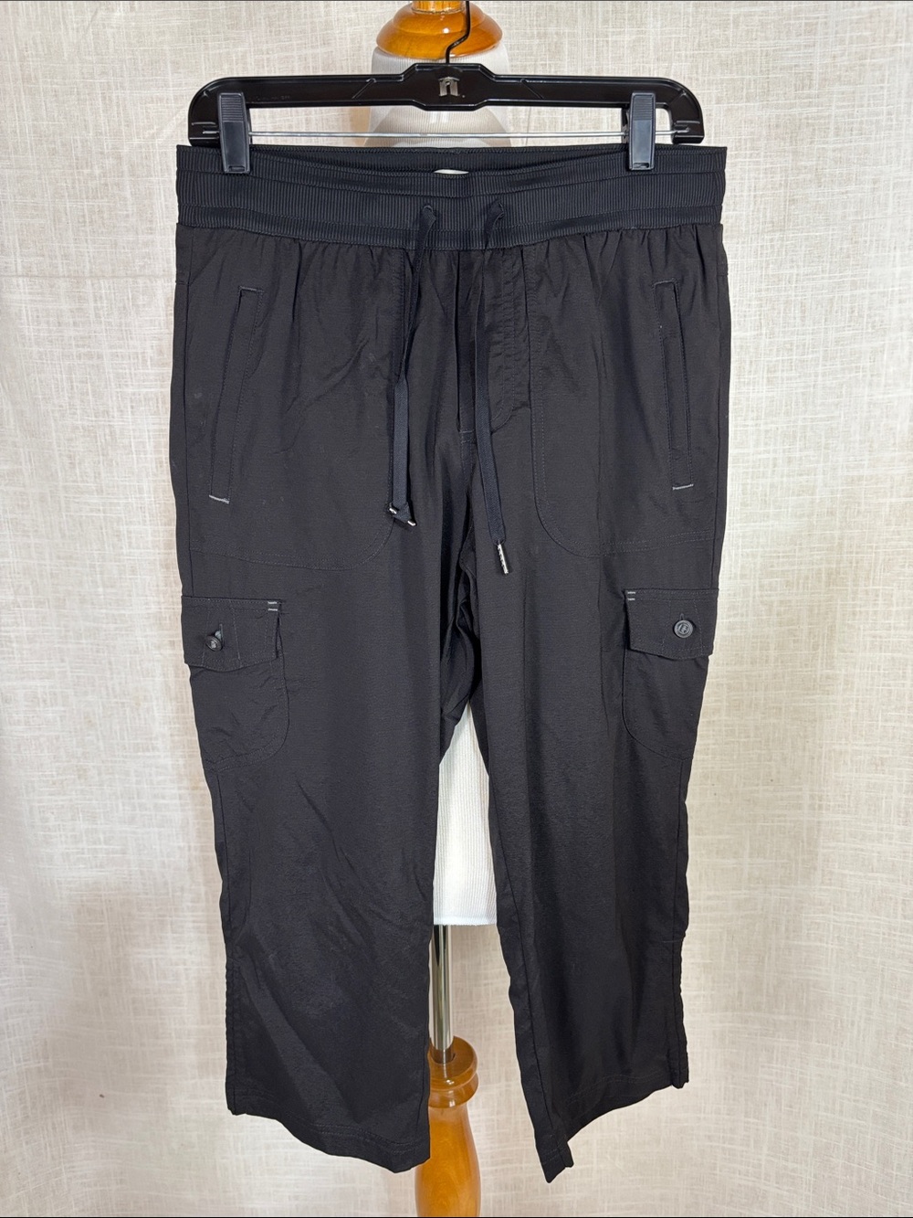 LL Bean Vista black cropped camp pants - comfy and adventure-ready!